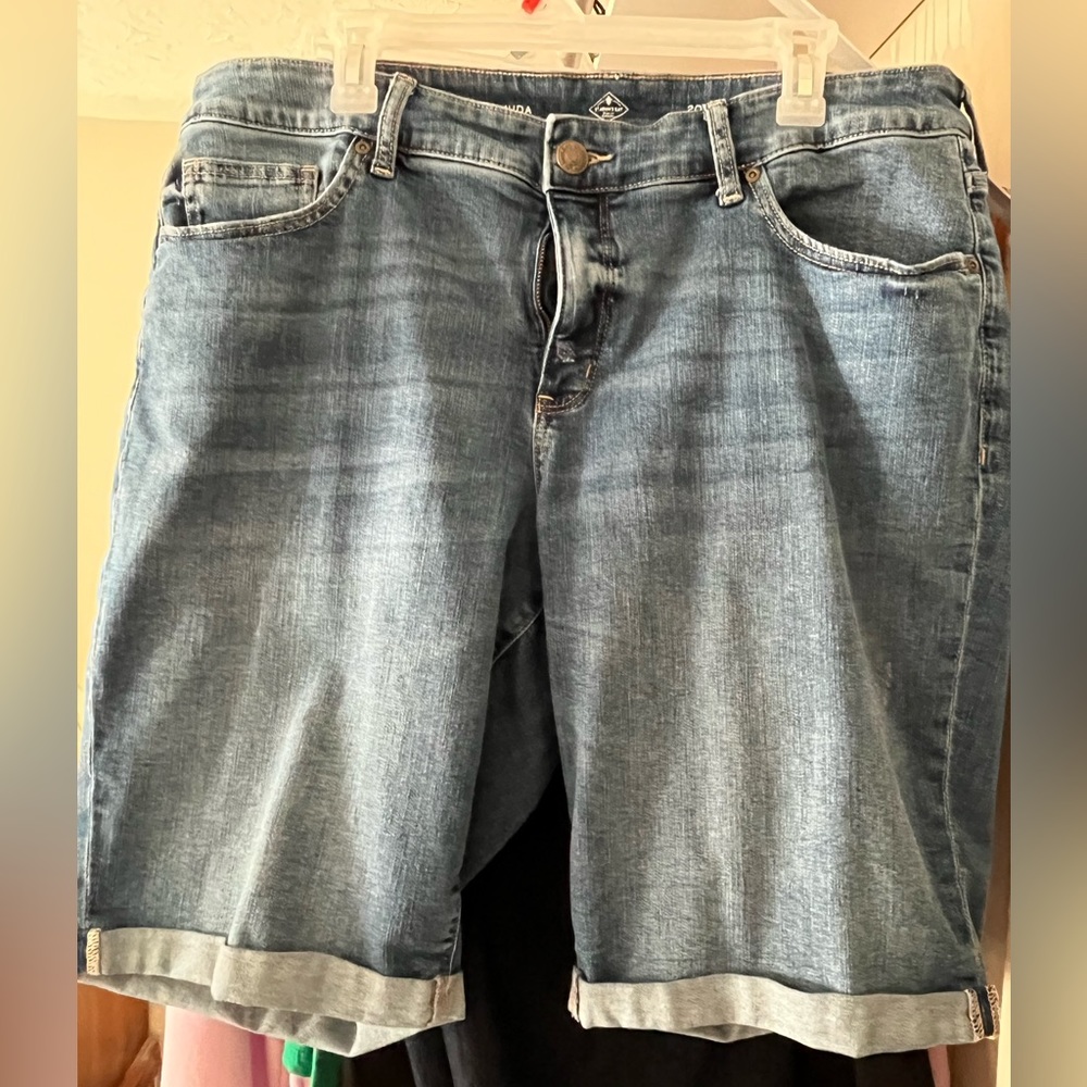 Women’s plus size Bermuda jeans
